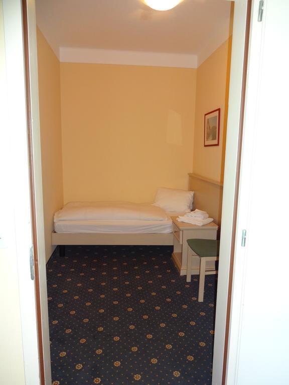 Hotel Schweizerhof Weggis Exterior photo